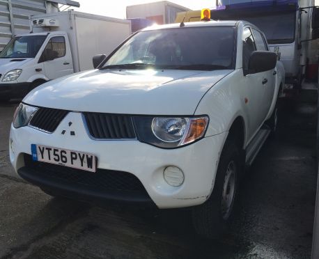 2006 Mitsubishi L200 pickup Van with tail lift