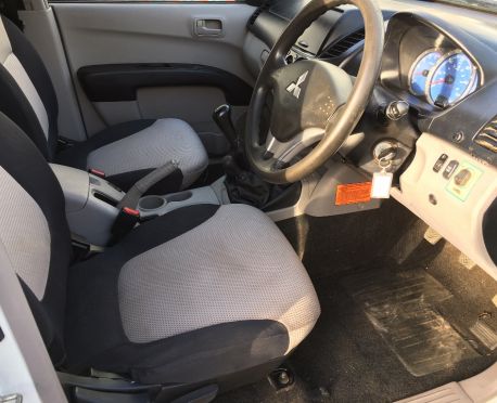 2006 Mitsubishi L200 pickup Van with tail lift