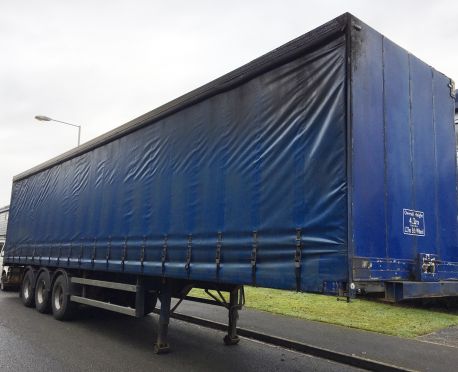 1996 Fruehauf Triaxle Curtainsider Trailer