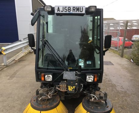 2008 Schmidt Swingo Compact roadsweeper