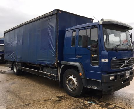 2006 VOLVO FL6 CURTAINSIDER