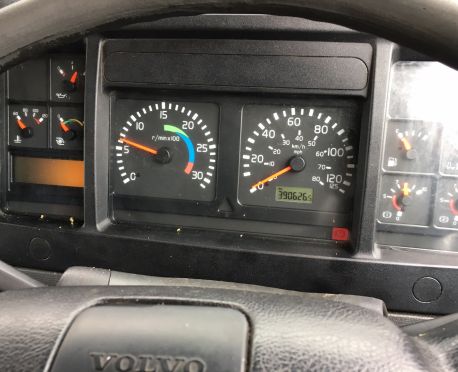 2006 VOLVO FL6 CURTAINSIDER