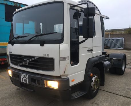 2006 VOLVO URBAN TRACTOR UNIT