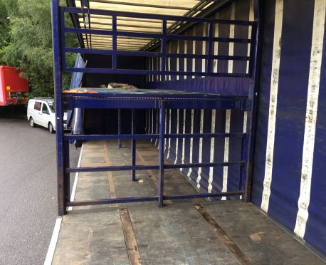 2004 DON BUR DOUBLE DECK STEPFRAME CURTAINSIDER