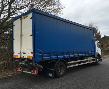 2004 Mercedes 1823 Curtainsider