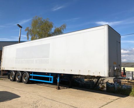 2000 SDC TRIAXLE BOX TRAILER (REF D784)