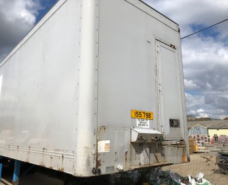 2000 SDC TRIAXLE BOX TRAILER (REF D784)