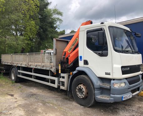 2003 DAF LF55.220 18T Caged dropside with Palfinger Crane