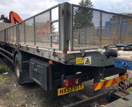 2003 DAF LF55.220 18T Caged dropside with Palfinger Crane